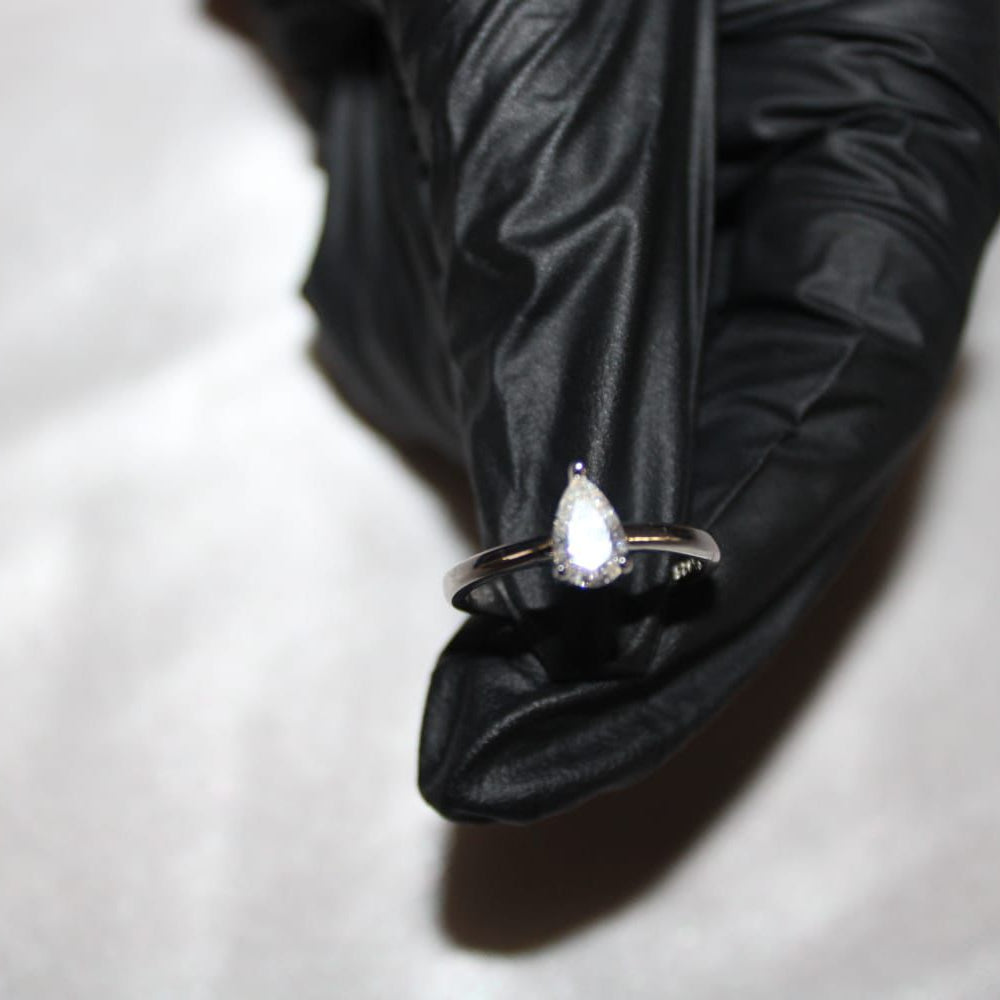 טבעת כסף 925 משובצת אבן מוסונייט